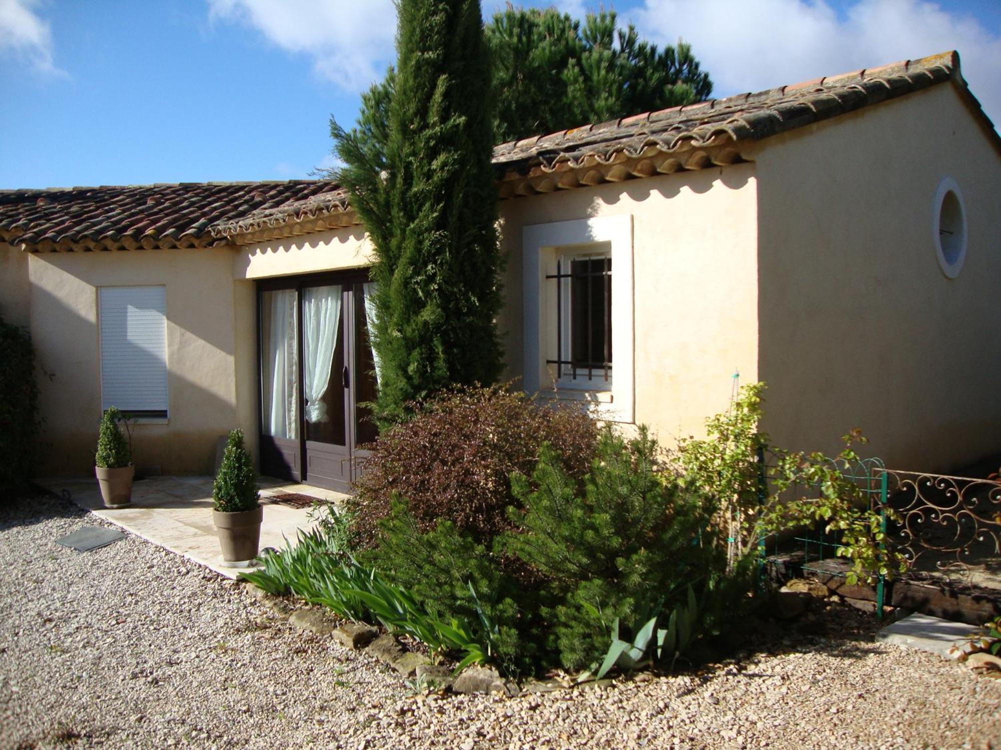 La Gueritaulde Villa La Tour-d'Aigues Exterior photo